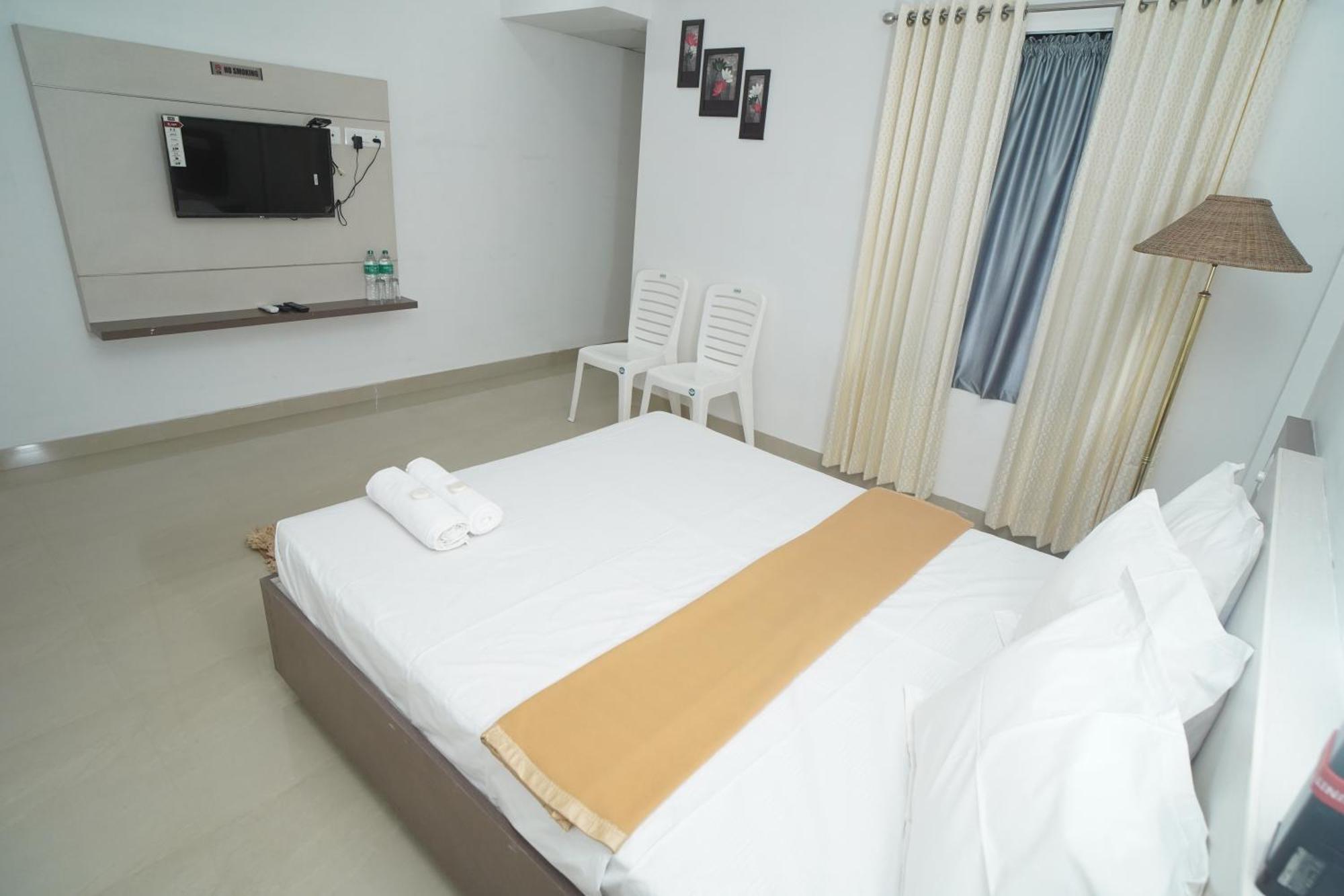 Sn Rooms Perumpāvūr Esterno foto